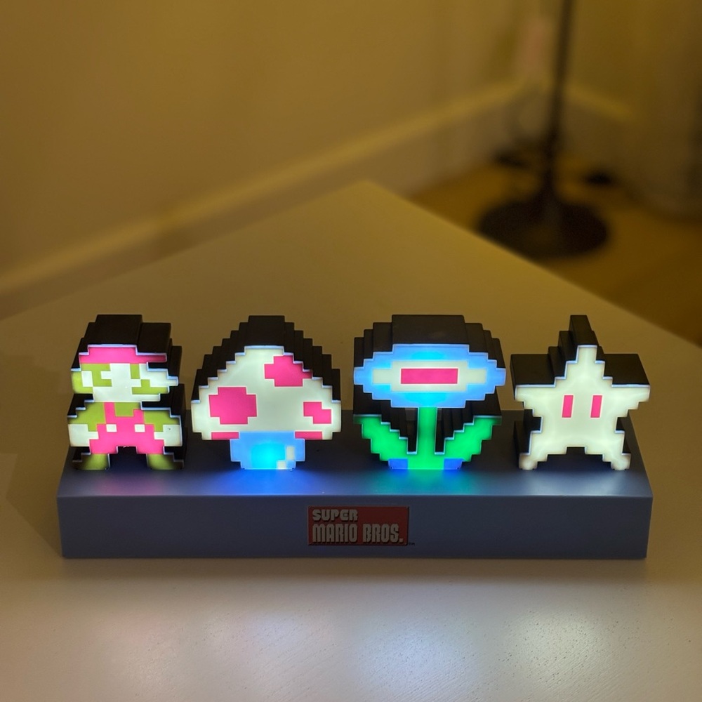 Super Mario Bros. Pixel Light Set